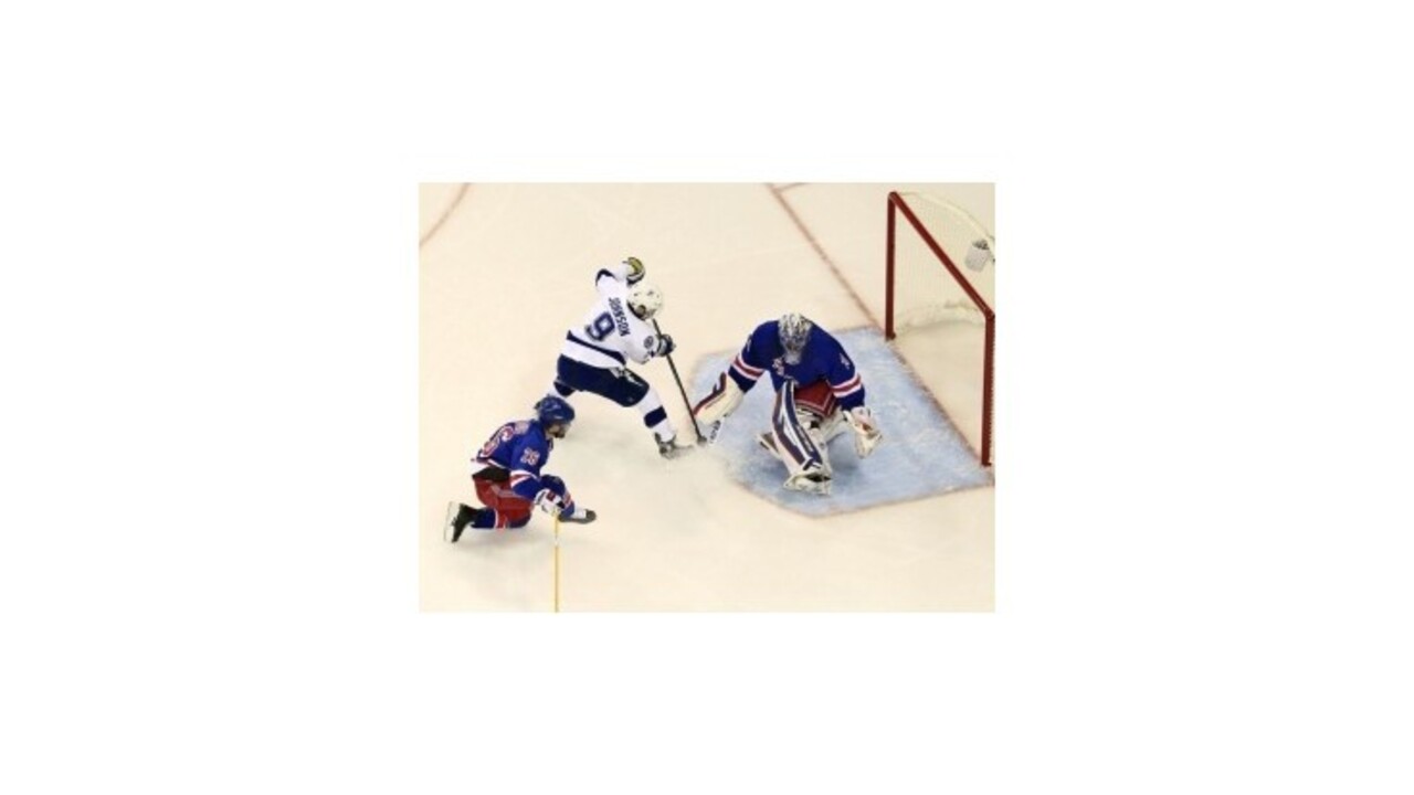 Tampa sa dotiahla na Rangers, hetrikom jej pomohol Johnson